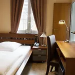 Stadthotel 3* 줄리흐