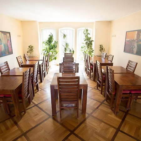 Stadthotel Hotell 3*