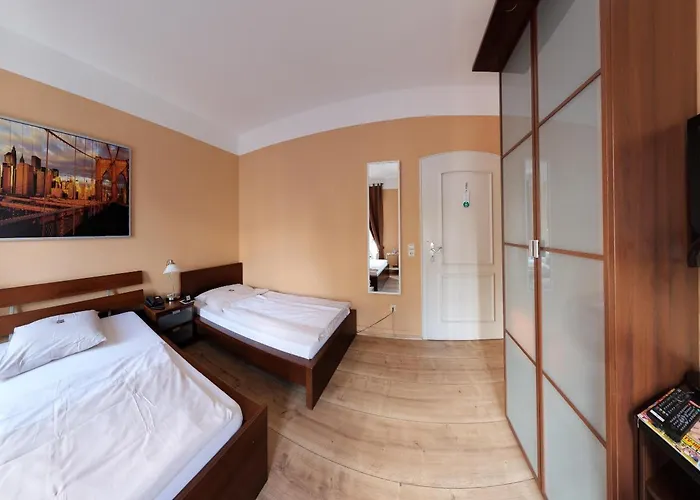 Stadthotel Otel 3*